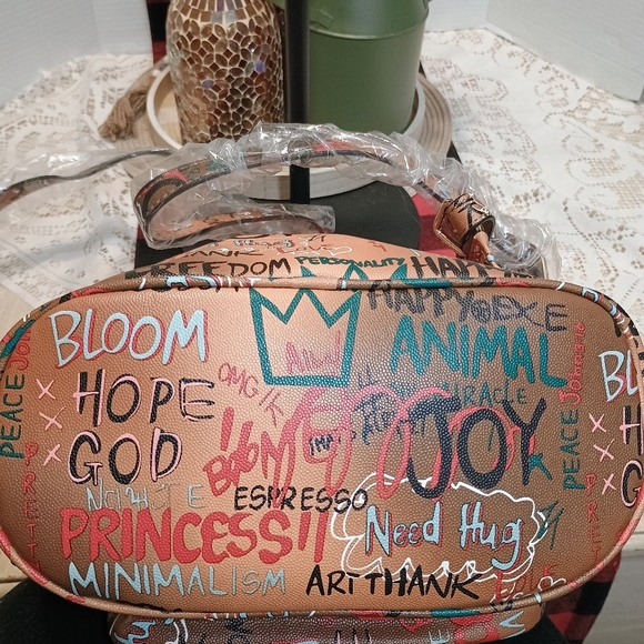 Alba Graffiti Backpack - NWT - Picture 3 of 4